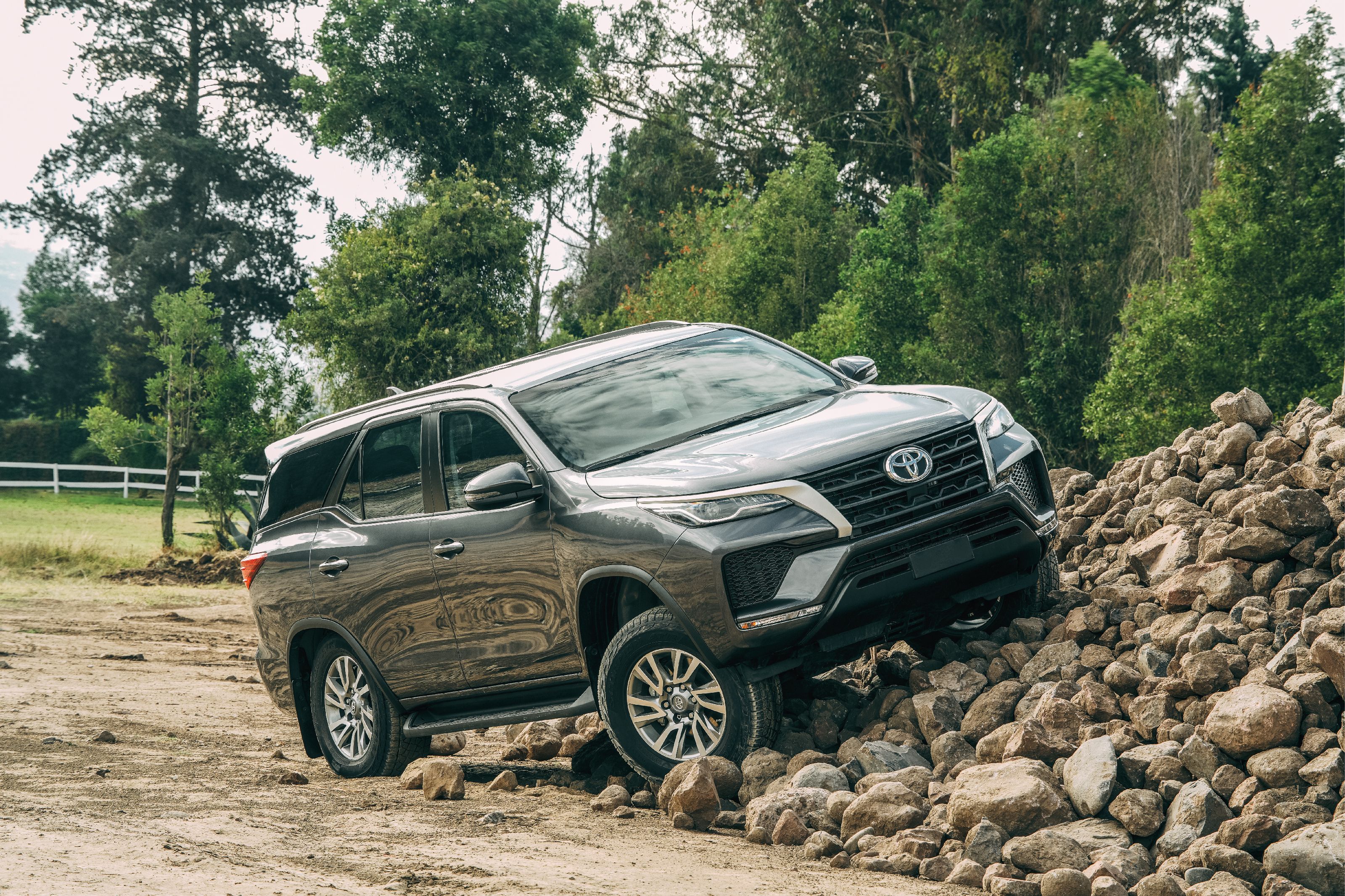 suv-fortuner-ecuador.jpg